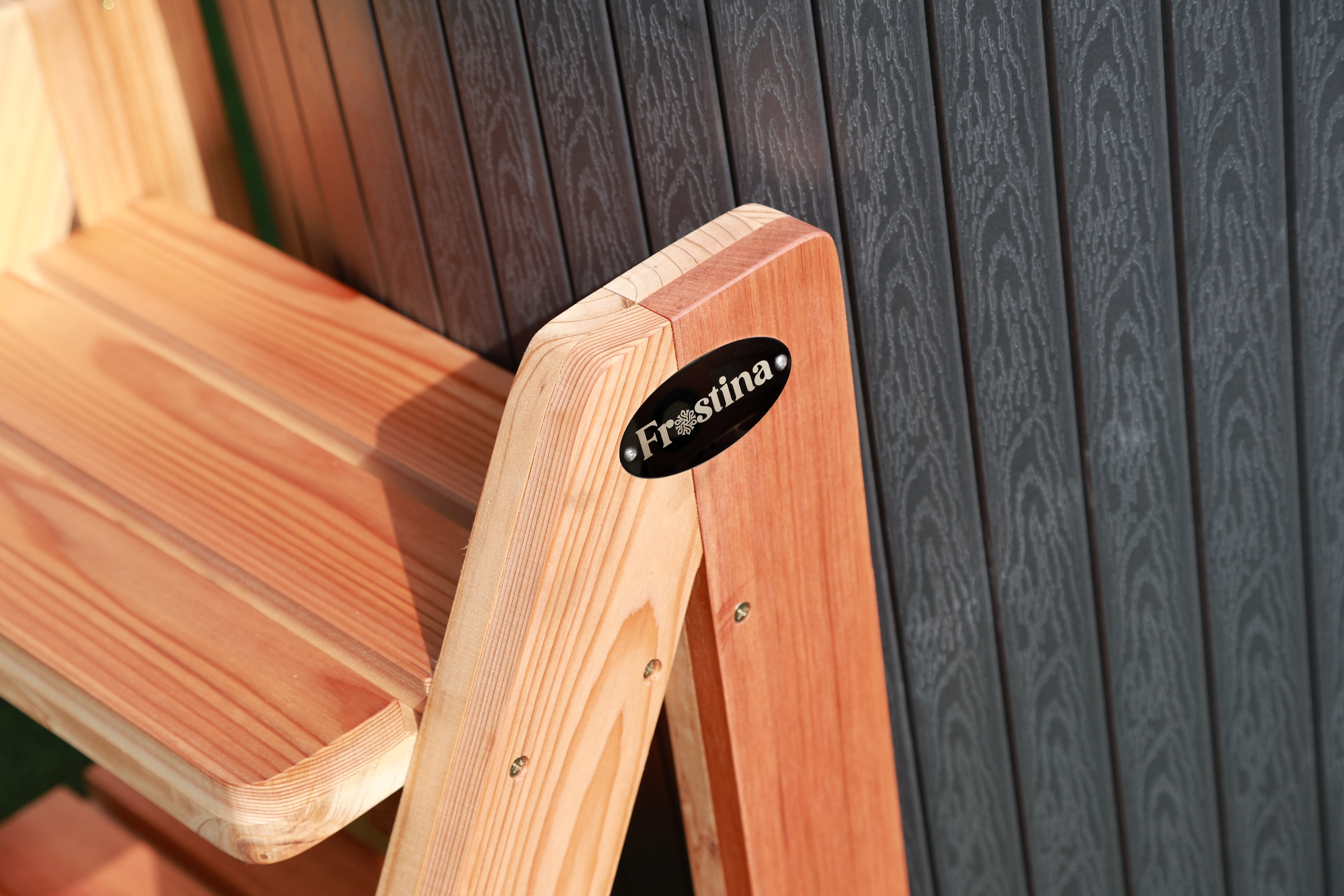 Okrogla hladna kad z ohlajevalnikom