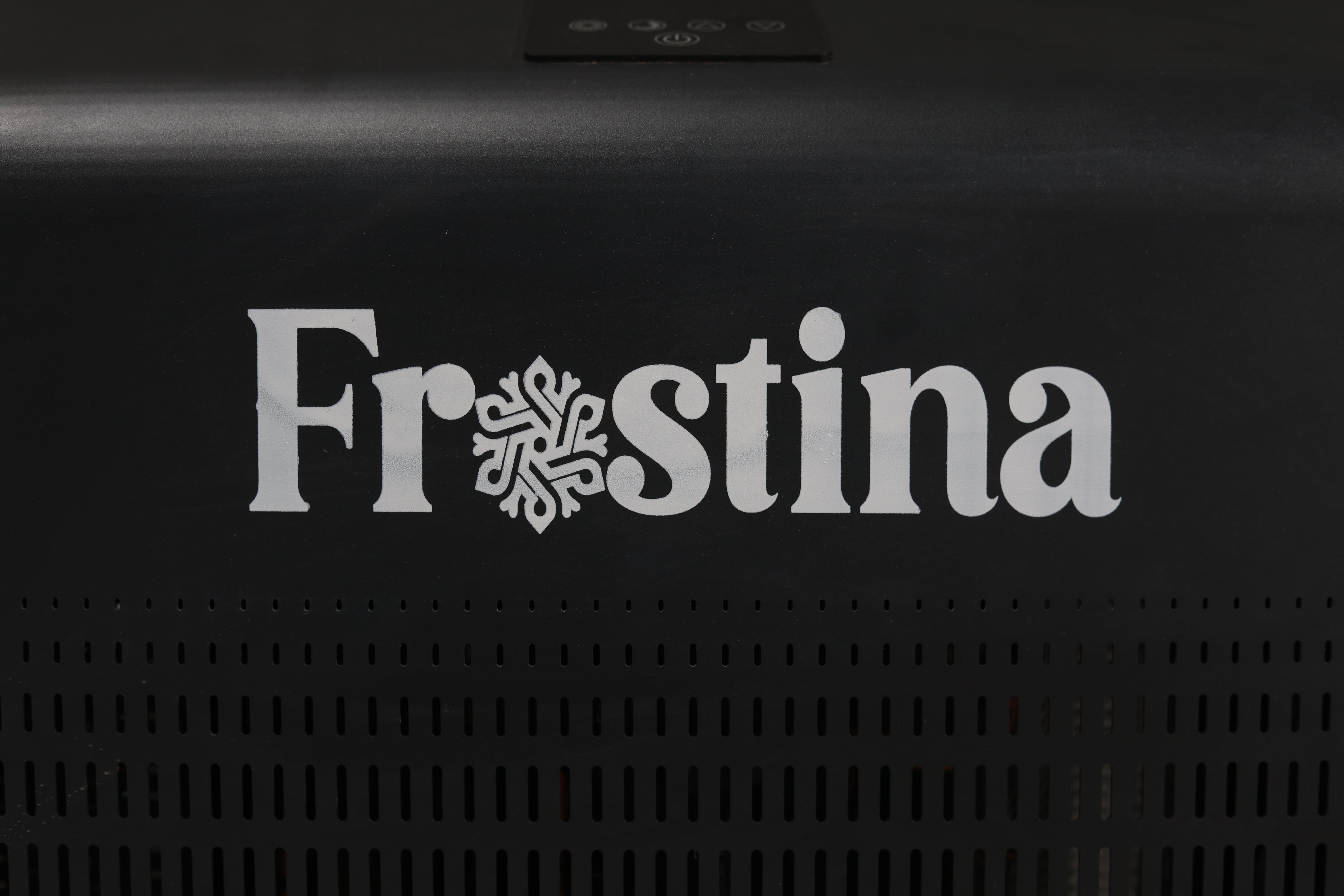 Okrogla hladna kad z ohlajevalnikom