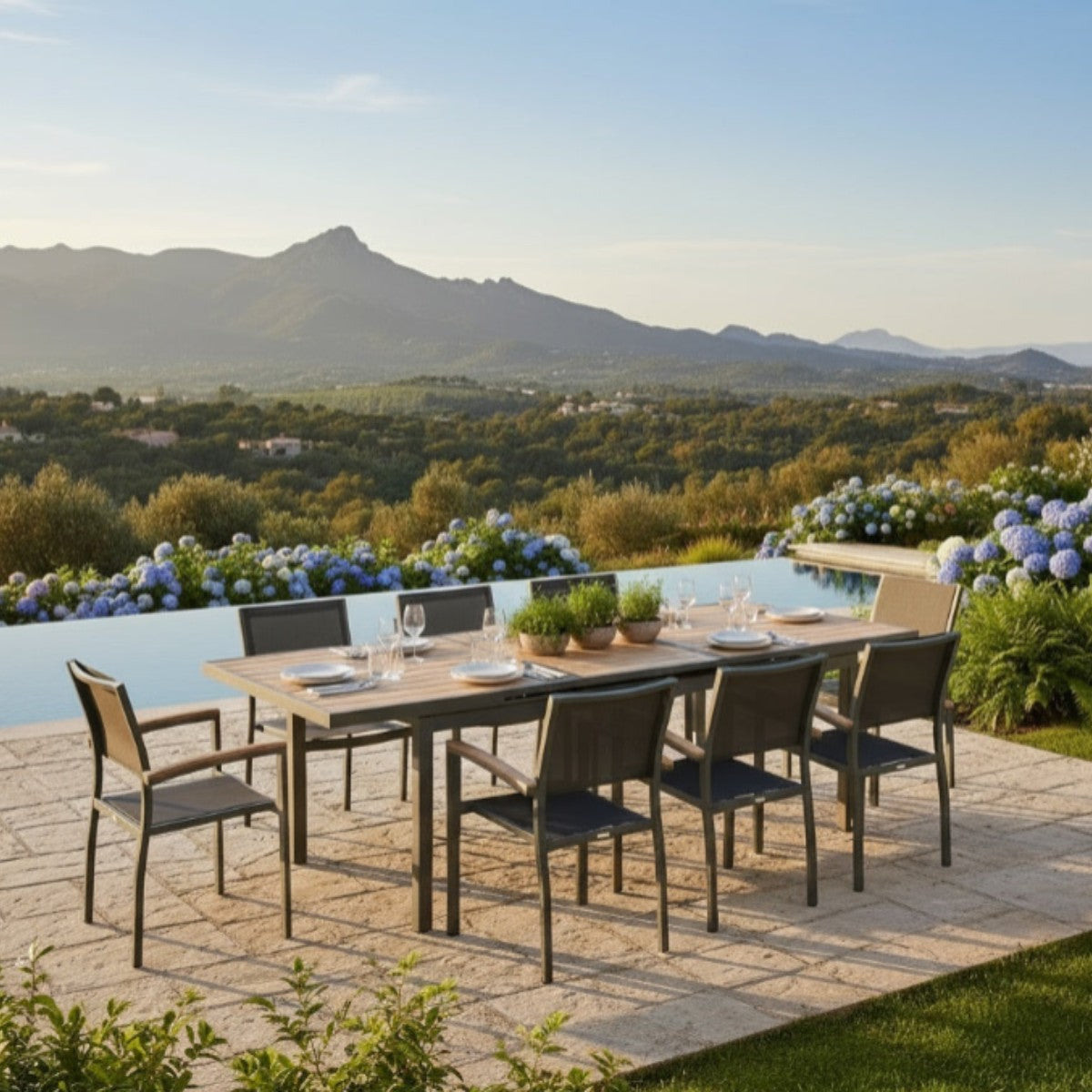 Raztegljiva miza Higold s stoli za 8 oseb