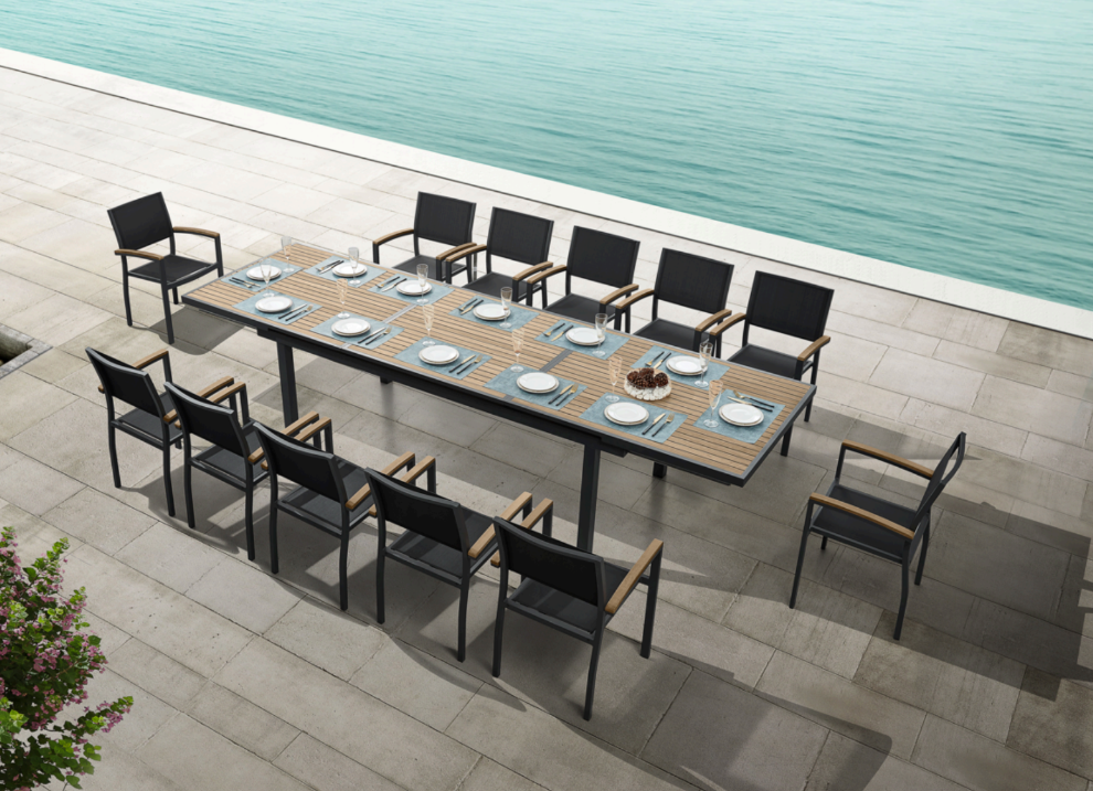 Raztegljiva miza Higold za 12 ljudi s stoli